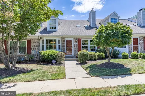 1435 Country Club Dr, Springfield, PA 19064