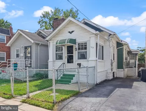 128 E Cooke Ave, Glenolden, PA 19036