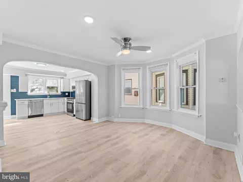 Living - 125 White Ave, Marcus Hook, PA 19061 photo 3 of 4