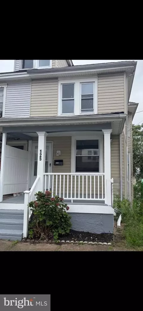 125 White Ave, Marcus Hook, PA 19061