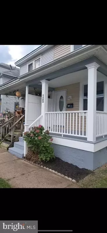 Exterior - 125 White Ave, Marcus Hook, PA 19061 photo 2 of 5