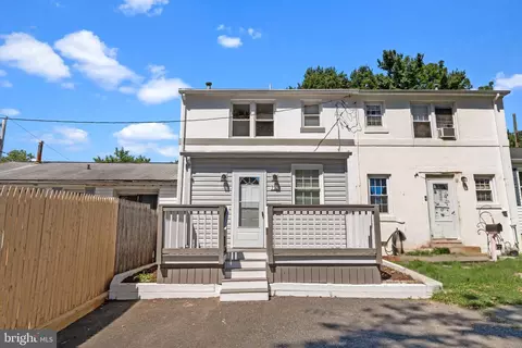 713 Dover Ct, Wallingford, PA 19086