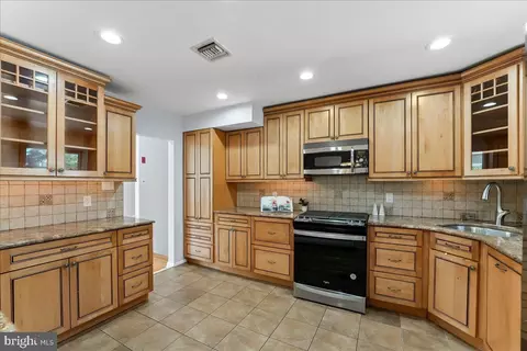 Kitchen - 200 N State Rd, Springfield, PA 19064 photo 3 of 3