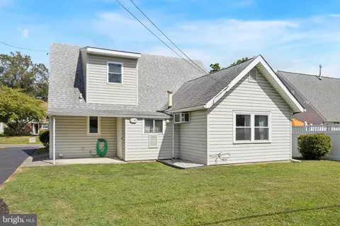 Other - 841 Bobwhite Ln, Secane, PA 19018 photo 2 of 7