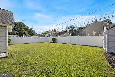 Exterior - 841 Bobwhite Ln, Secane, PA 19018 photo 4 of 7