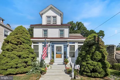 317 Harrison Ave, Clifton Heights, PA 19018