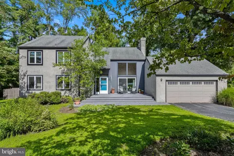 39 Haymarket Ln, Bryn Mawr, PA 19010