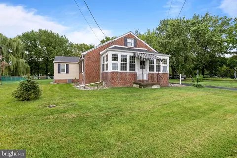 1121 Scott Ave, Boothwyn, PA 19061 photo 2
