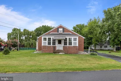 1121 Scott Ave, Boothwyn, PA 19061