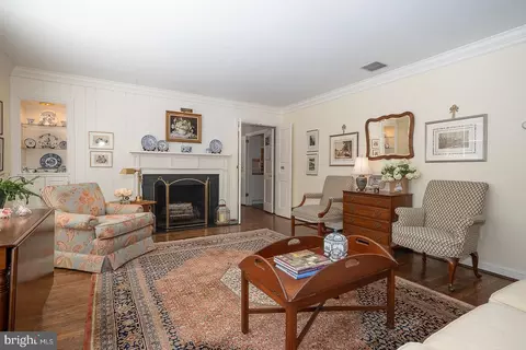 Living - 712 Woodcrest Rd, Wayne, PA 19087 photo 2 of 2
