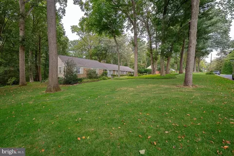 Exterior - 712 Woodcrest Rd, Wayne, PA 19087 photo 11 of 11