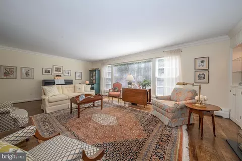 Living - 712 Woodcrest Rd, Wayne, PA 19087 photo 1 of 2