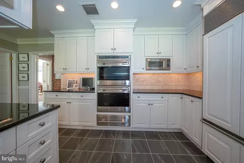 Kitchen - 712 Woodcrest Rd, Wayne, PA 19087 photo 1 of 3