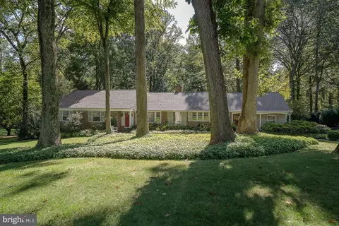 712 Woodcrest Rd, Wayne, PA 19087