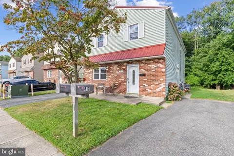 513 Corinthian Ave, Essington, PA 19029