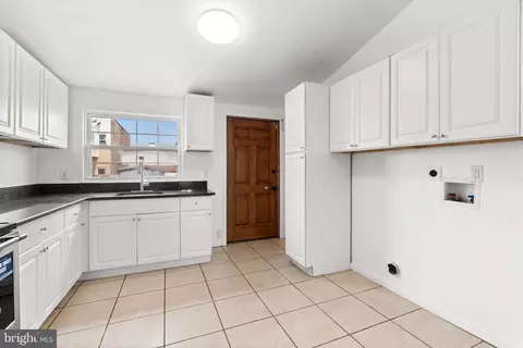 1359 Green St, Marcus Hook, PA 19061 photo 5