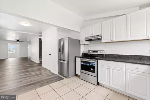 1359 Green St, Marcus Hook, PA 19061 photo 6