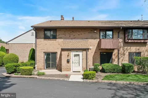 700 Ardmore Ave #126, Ardmore, PA 19003