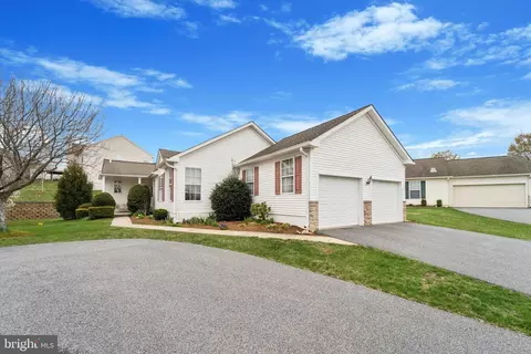 1604 E Fox Brushs Way, Glen Mills, PA 19342