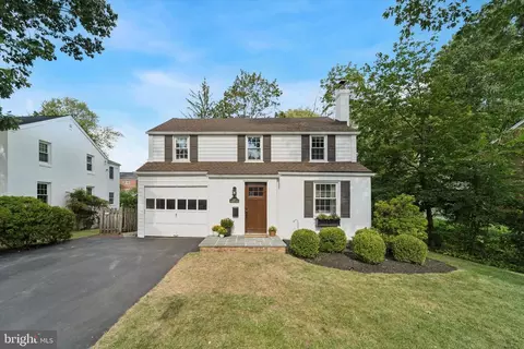 117 Debaran Ln, Bryn Mawr, PA 19010