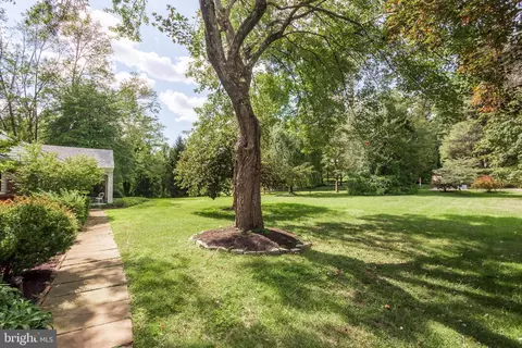 Exterior - 598 Cricket Ln, Wayne, PA 19087 photo 9 of 11