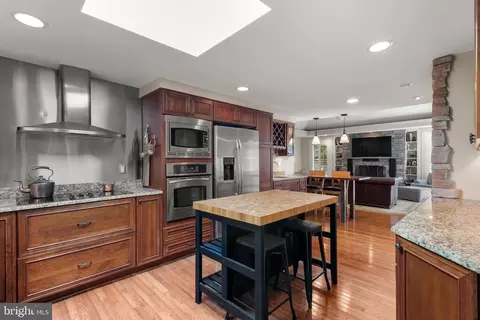 Kitchen - 598 Cricket Ln, Wayne, PA 19087 photo 2 of 5