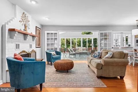 3 Kelly Ln, Wallingford, PA 19086