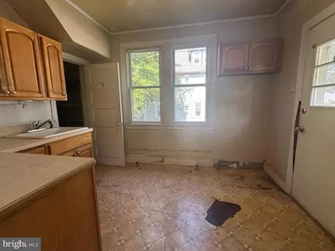 Entry Way - 253 Highland Ave, Wayne, PA 19087 photo 1 of 3