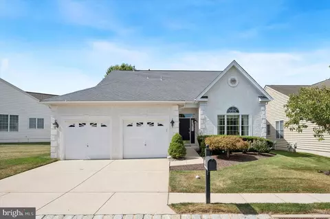69 S Valentine Dr, Garnet Valley, PA 19060
