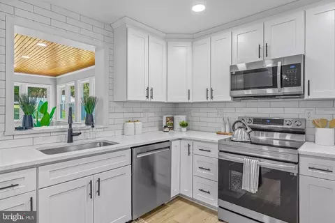 Kitchen - 1064 Flora, Boothwyn, PA 19061 photo 2 of 2
