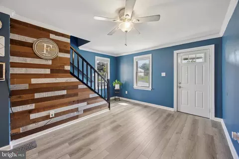 Entry Way - 2648 Ogden Ave, Ogden, PA 19061 photo 3 of 7