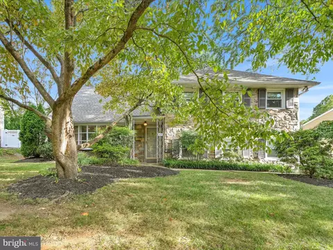 45 Garlor Dr, Havertown, PA 19083