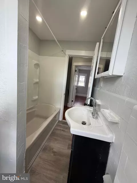 6948 Clinton Rd, Darby, PA 19082 photo 24