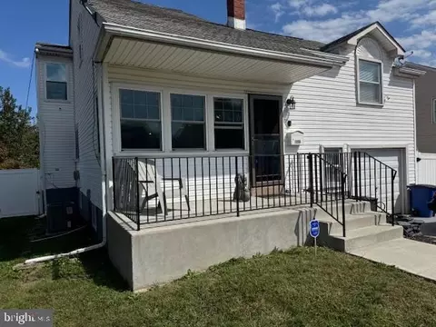 1355 Forrest St, Trainer, PA 19061 photo 4