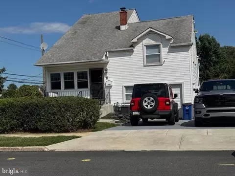 1355 Forrest St, Trainer, PA 19061 photo 2