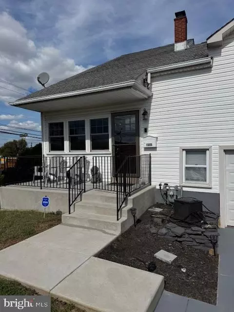 1355 Forrest St, Trainer, PA 19061 photo 3