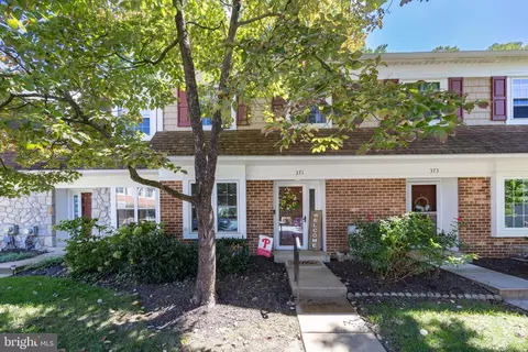 371 Saybrook Ln #165, Wallingford, PA 19086