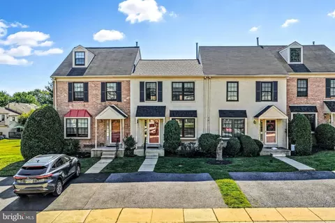 303 Scola Rd, Brookhaven, PA 19015