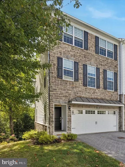 213 Corvus Cir, Media, PA 19063