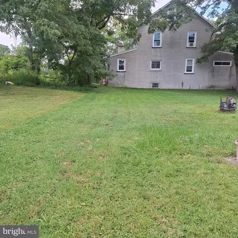 Exterior - 216 Highland Ave, Wayne, PA 19087 photo 1 of 2