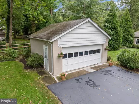 Exterior - 520 Brookside Ave, Wayne, PA 19087 photo 8 of 10