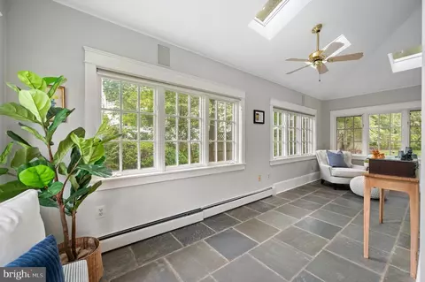 Entry Way - 520 Brookside Ave, Wayne, PA 19087 photo 5 of 9