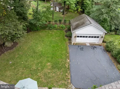 Exterior - 520 Brookside Ave, Wayne, PA 19087 photo 9 of 10