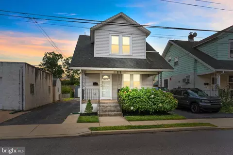 2114 Redwood Ave, Boothwyn, PA 19061