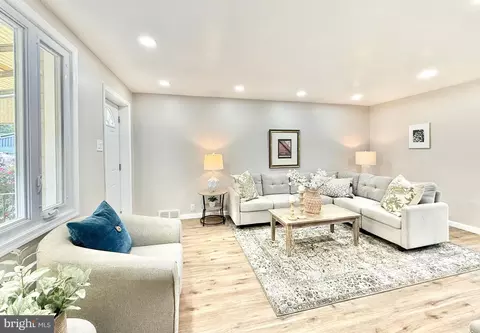 808 W Hillcrest Dr, Glenolden, PA 19036