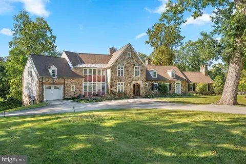 659 Andover Rd, Newtown Square, PA 19073