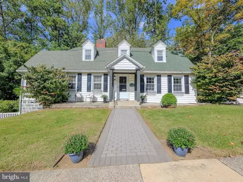 126 Lansdowne Ct, Lansdowne, PA 19050