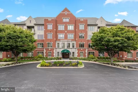 4302 Parkview Dr, Haverford, PA 19041