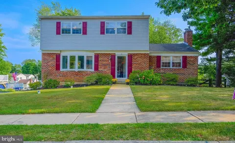 21 Cathy Ln, Aston, PA 19014