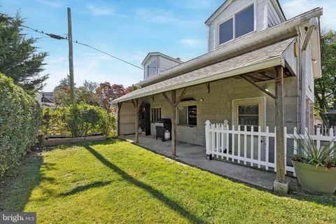 Exterior - 217 Windsor Ave, Darby, PA 19082 photo 7 of 8